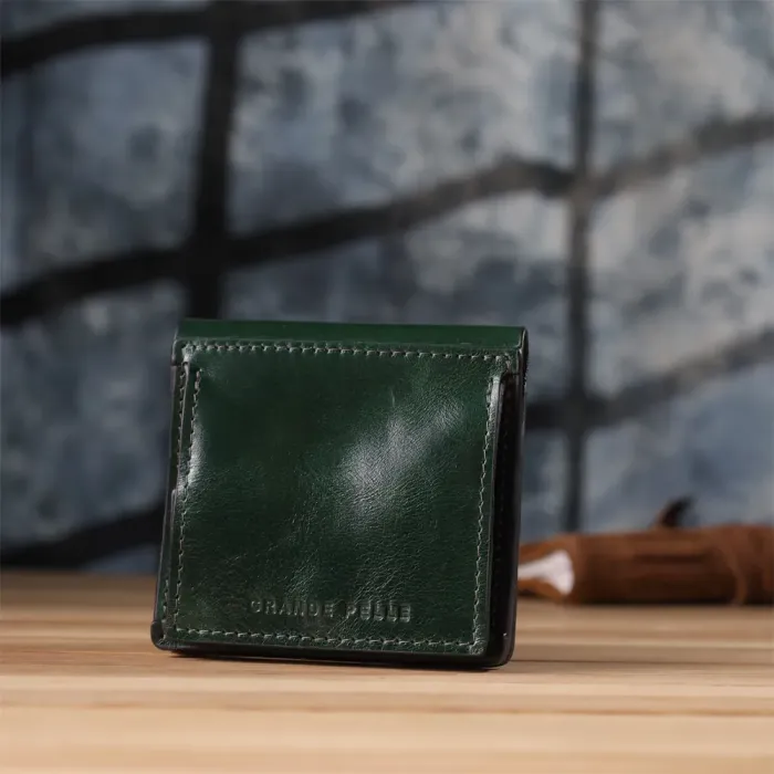 Компактний гаманець у дві складення з натуральної гладкої шкіри GRANDE PELLE 22946 Зелений