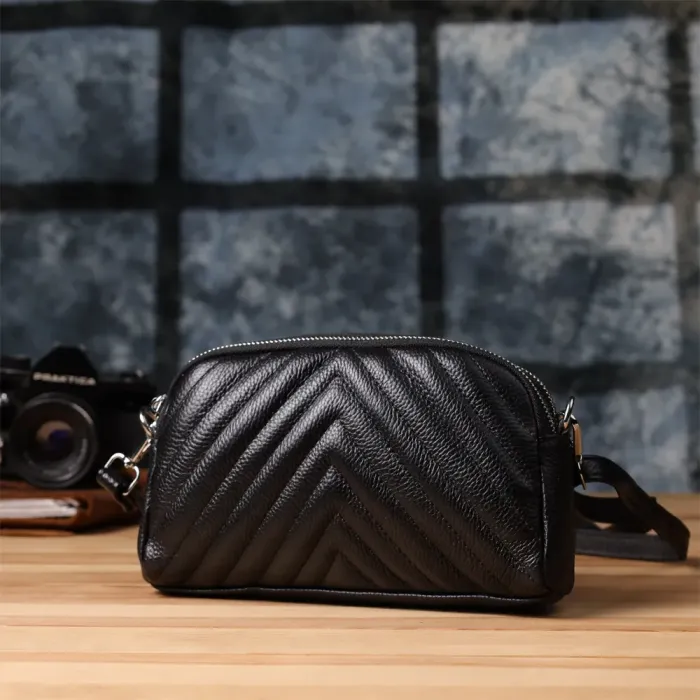 Стильна сумка прошита трикутниками із натуральної шкіри Vintage 22909 Чорний