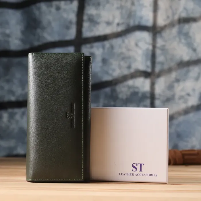 Горизонтальний гаманець у два складення з натуральної шкіри ST Leather 23067 Зелений