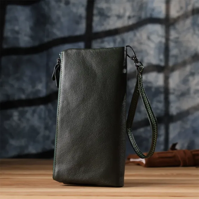 Зручний гаманець для жінок з ременем з натуральної шкіри ST Leather 23104 Зелений