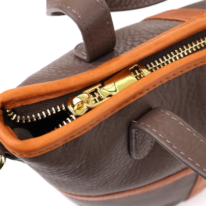 Жіноча шкіряна сумка з коричневою вставкою на лицьовій стороні Vintage 22999 Бежево-сірий