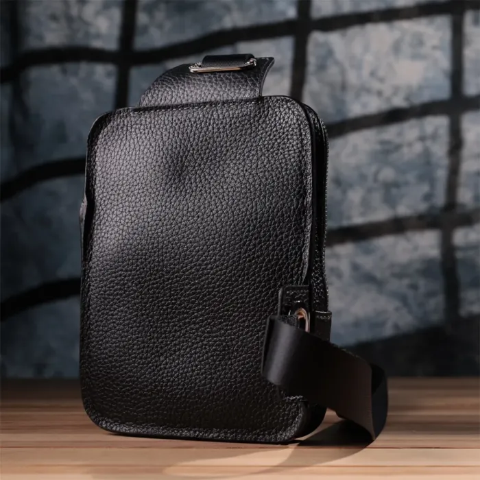 Прямокутна сумка бананка з якісної натуральної шкіри GRANDE PELLE 22877 Чорний