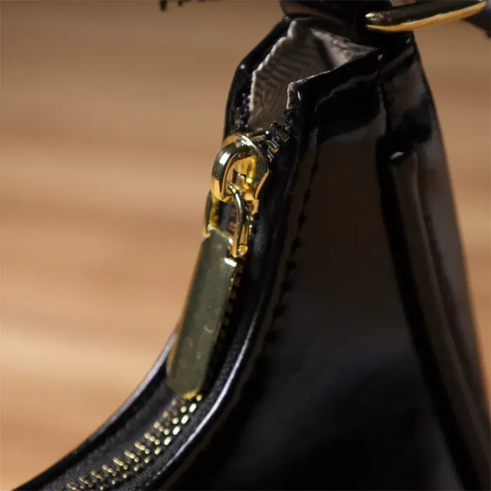 Лакова сумка на плече з екошкіри Vintage 15150 Чорний