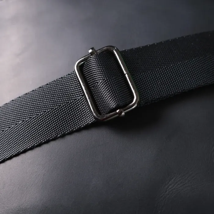 Чоловіча сумка через плече з матової шкіри Shvigel 22848 Чорна