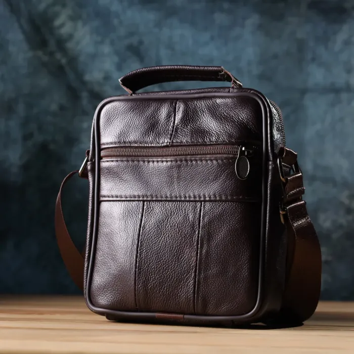 Невелика вертикальна сумка з ручкою для чоловіків з натуральної шкіри Vintage 22865 Коричневий