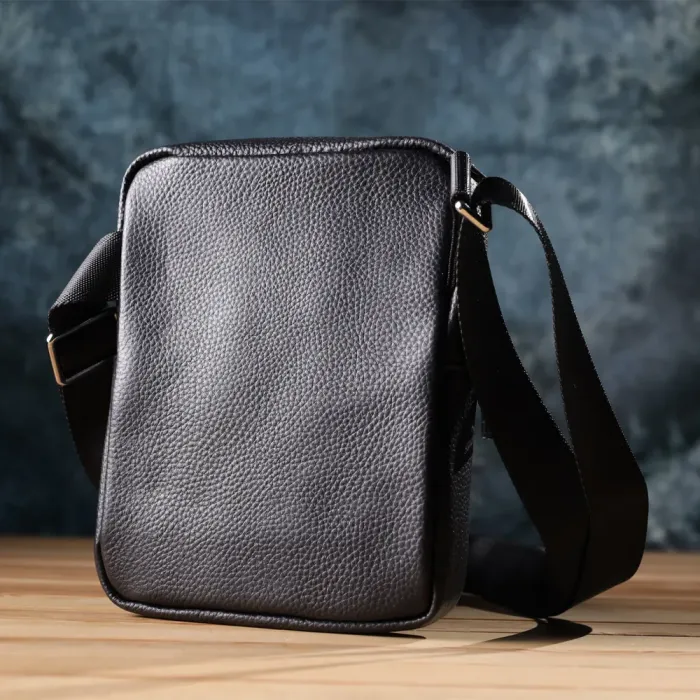 Зручна вертикальна сумка для чоловіків з натуральної шкіри Vintage 22862 Чорний