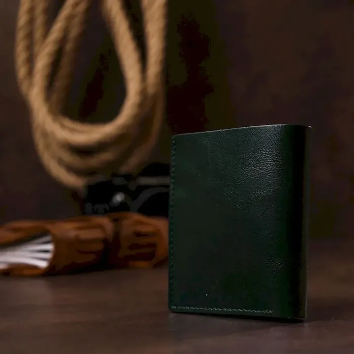 Чоловічий стильний шкіряний портмоне Shvigel 16483 Зелений