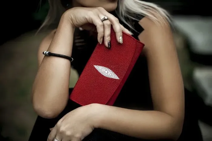 Гаманець жіночий STINGRAY LEATHER 18030 із натуральної шкіри морського ската Червоний
