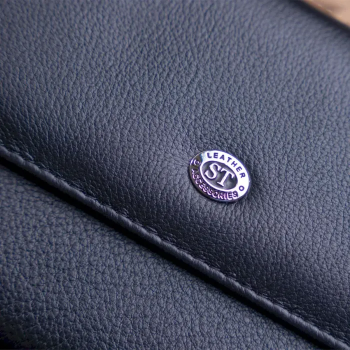 Гаманець з кишенькою на лицьовій стороні жіночий ST Leather 19367 Чорний