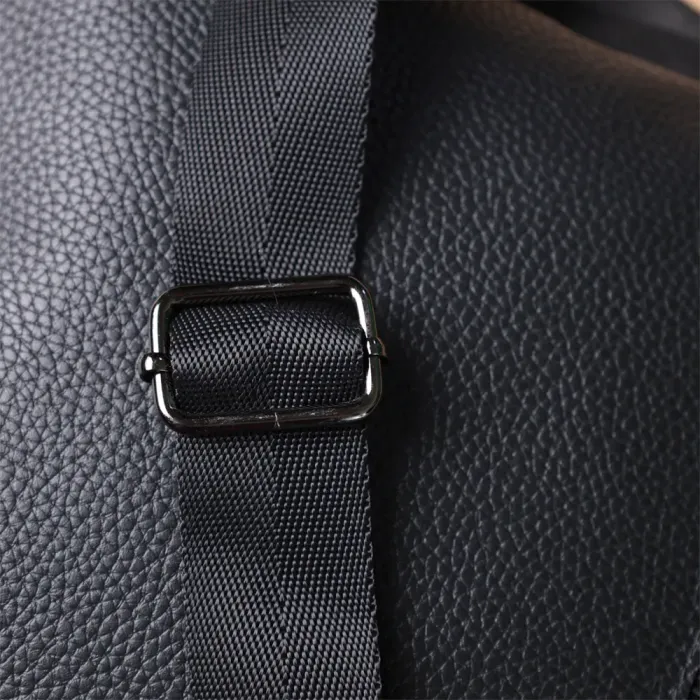 Тонка сумка для чоловіків через плече з натуральної шкіри Shvigel 22850 Чорна