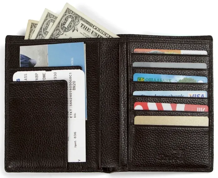 Кошелек SHVIGEL 13832 кожаный с отделениями для паспортов Коричневый