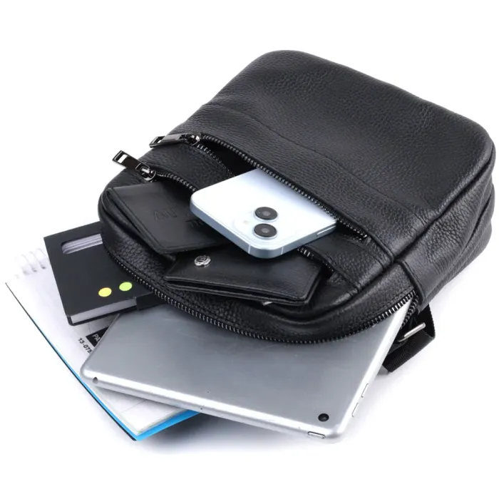 Чоловіча сумка месенджер із зернистої натуральної шкіри Shvigel 22847 Чорна