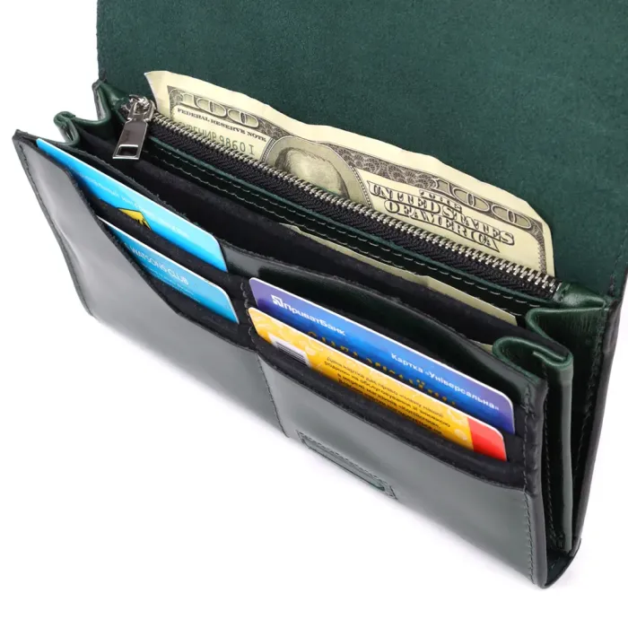 Добротний гаманець у два складення з натуральної гладкої шкіри GRANDE PELLE 22945 Зелений