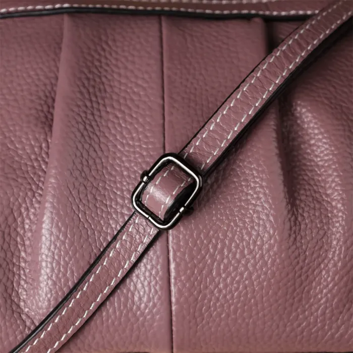 Цікава жіноча шкіряна сумка з ефектним драпіруванням Vintage 22898 Пурпурний