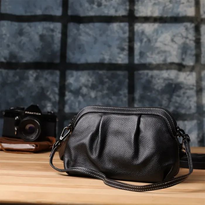 Жіноча сумка з м'якої натуральної шкіри з акцентом на драпірування Vintage 22896 Чорний