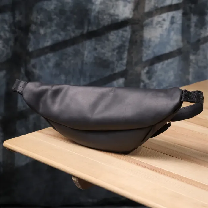 Надійна сумка бананка для чоловіків із вінтажної натуральної шкіри Shvigel 23138 Чорний