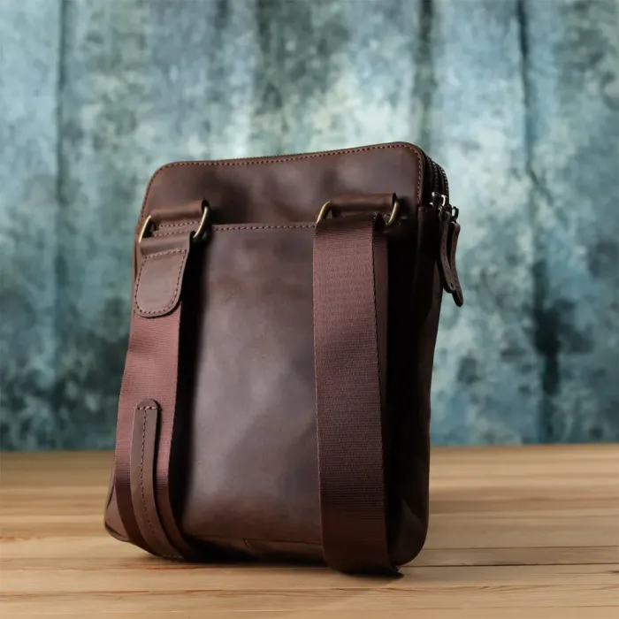 Чоловіча сумка через плече з вінтажної шкіри Shvigel 20866_1 Коричневий