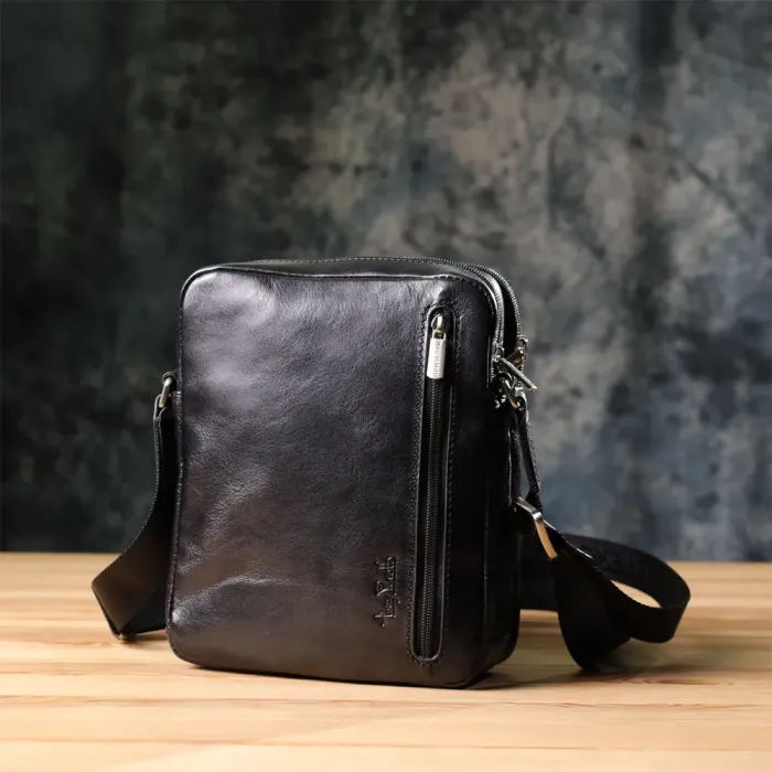 Відмінна чоловіча сумка з кишенями з гладкої натуральної шкіри Tony Perotti 20857_1 (9148-17 nero) Чорний