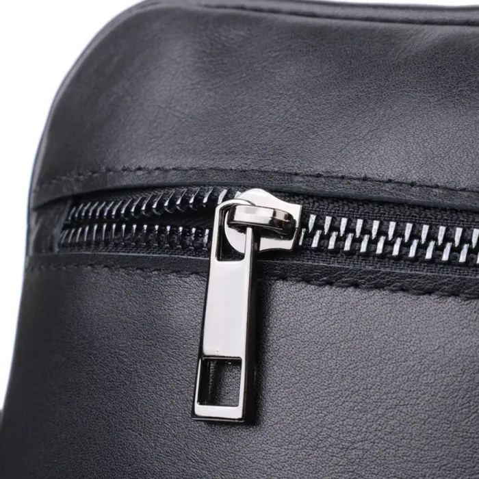 Класична чоловіча сумка месенджер із глянсової натуральної шкіри Shvigel 22846 Чорна