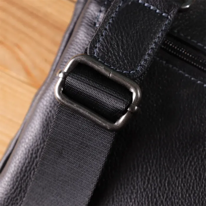 Сумка на плече для чоловіків із міцної зернистої шкіри Shvigel 23152 Чорний