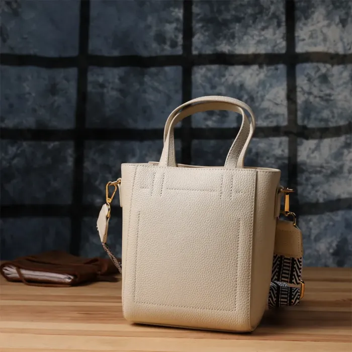 Сумка для жінок із натуральної шкіри з модним трапецієподібним кроєм Vintage 22917 Білий