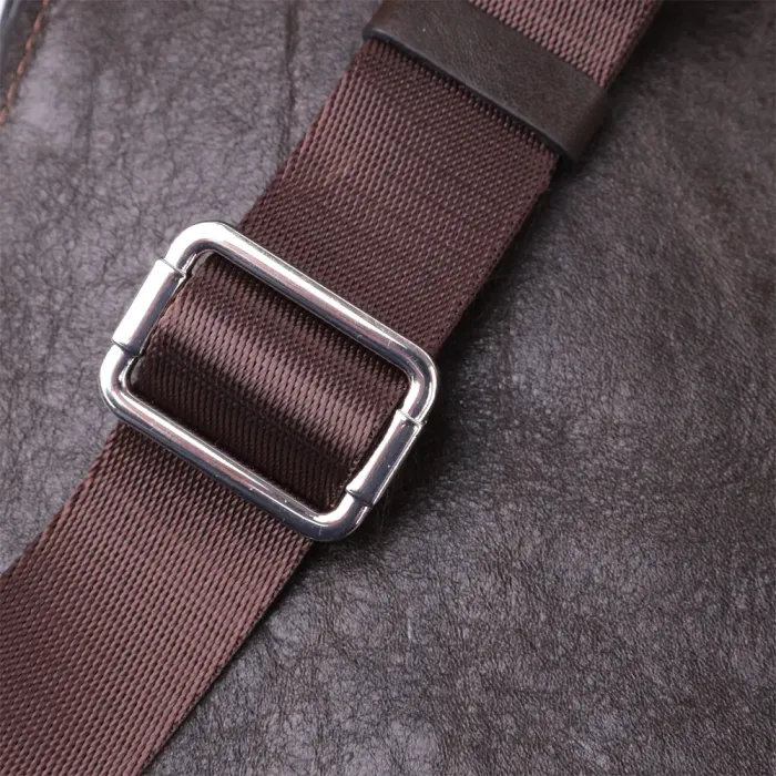 Чоловіча прямокутна сумка бананка з гладкої натуральної шкіри GRANDE PELLE 22880 Коричневий