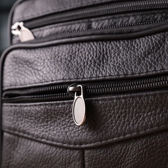 Невелика вертикальна сумка для чоловіків з натуральної шкіри Vintage 15099 Чорний