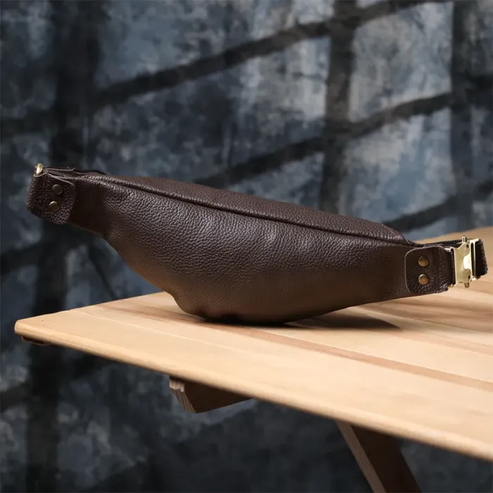 Модна сумка бананка для чоловіків із зернистої натуральної шкіри Shvigel 23137 Коричневий