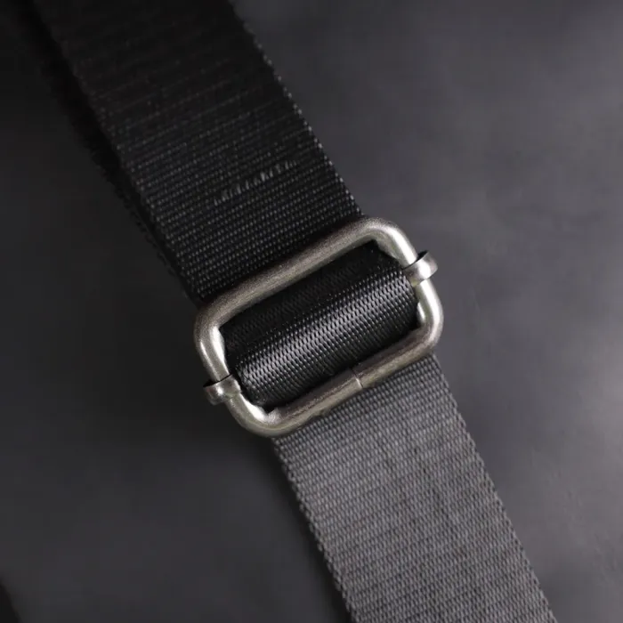 Зручна сумка для чоловіків на плече із натуральної вінтажної шкіри Shvigel 23147 Чорний