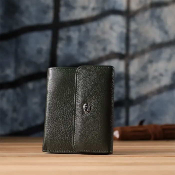 Жіночий гаманець середнього розміру із натуральної шкіри ST Leather 23074 Зелений