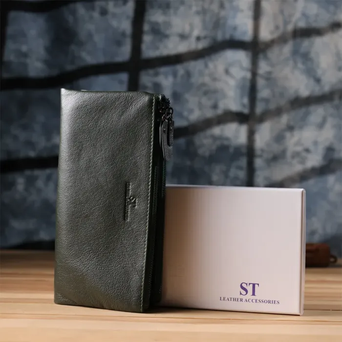 Красивий шкіряний гаманець на три відділення ST Leather 23110 Зелений