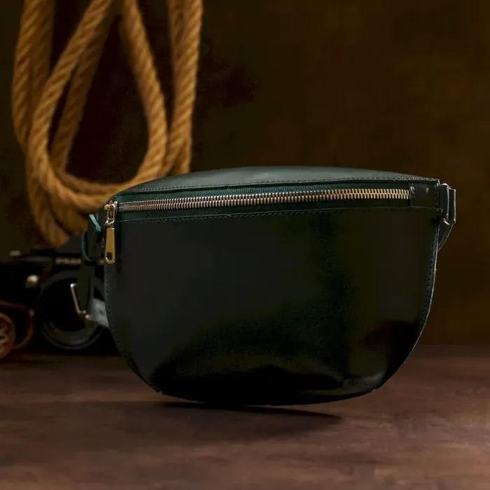 Кожаная женская сумка на пояс Shvigel 16390 Зеленый