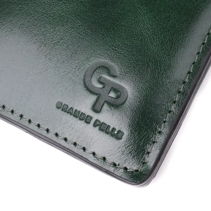 Компактний гаманець у дві складення з натуральної гладкої шкіри GRANDE PELLE 22946 Зелений