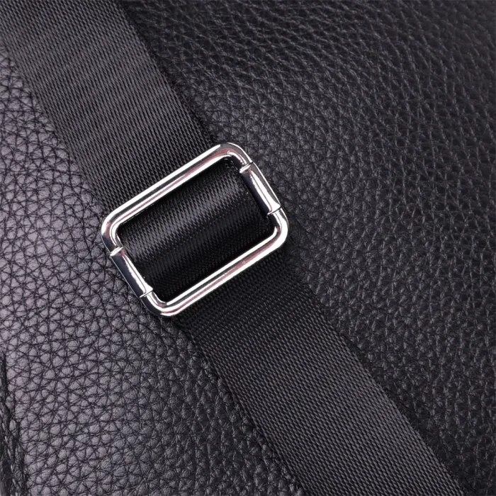 Прямокутна сумка бананка з якісної натуральної шкіри GRANDE PELLE 22877 Чорний