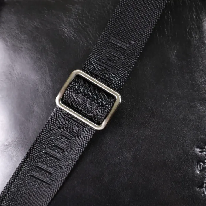 Цікава чоловіча сумка через плече з гладкої натуральної шкіри Tony Perotti 20855_1 (9137-20 nero) Чорний