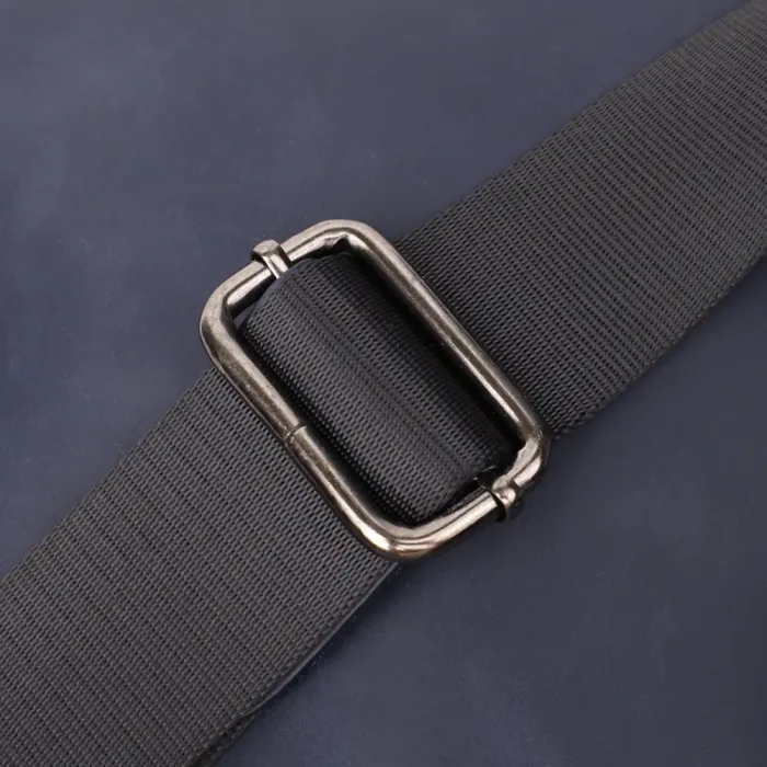 Практична чоловіча сумка через плече із вінтажної натуральної шкіри Shvigel 20867_1 Синій