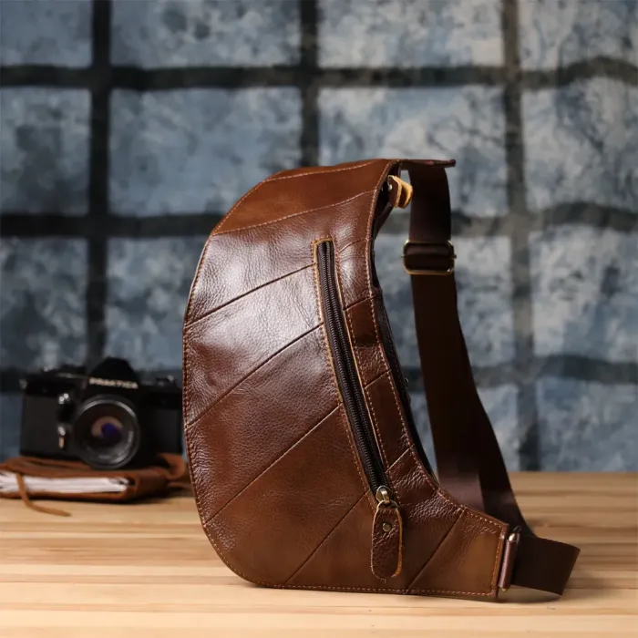 Чоловіча сумка цікавої форми через плече Vintage 22959 Коричневий