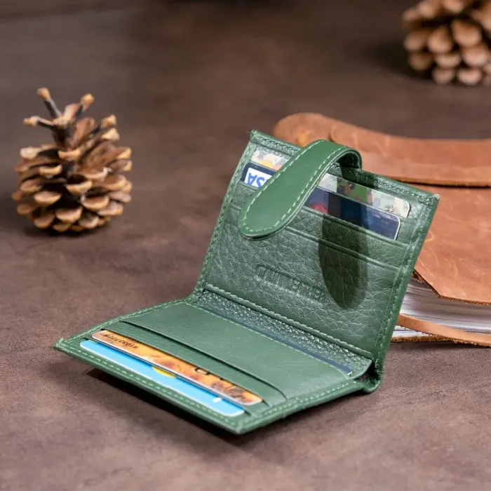 Кошелек-визитница на хлястике с кнопкой женский ST Leather 19229 Зеленый