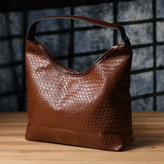 Жіноча сумка з переплетеної екошкіри Vintage 15142 Коричневий