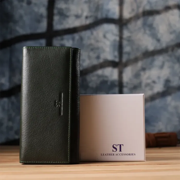 Стильний гаманець у два складення з натуральної шкіри ST Leather 23066 Зелений