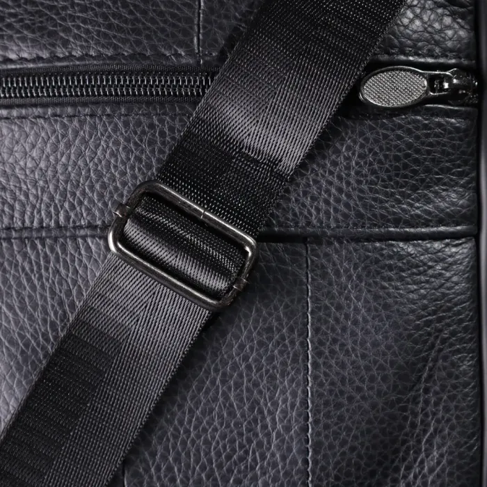 Практична вертикальна сумка з ручкою для чоловіків з натуральної шкіри Vintage 22864 Чорний