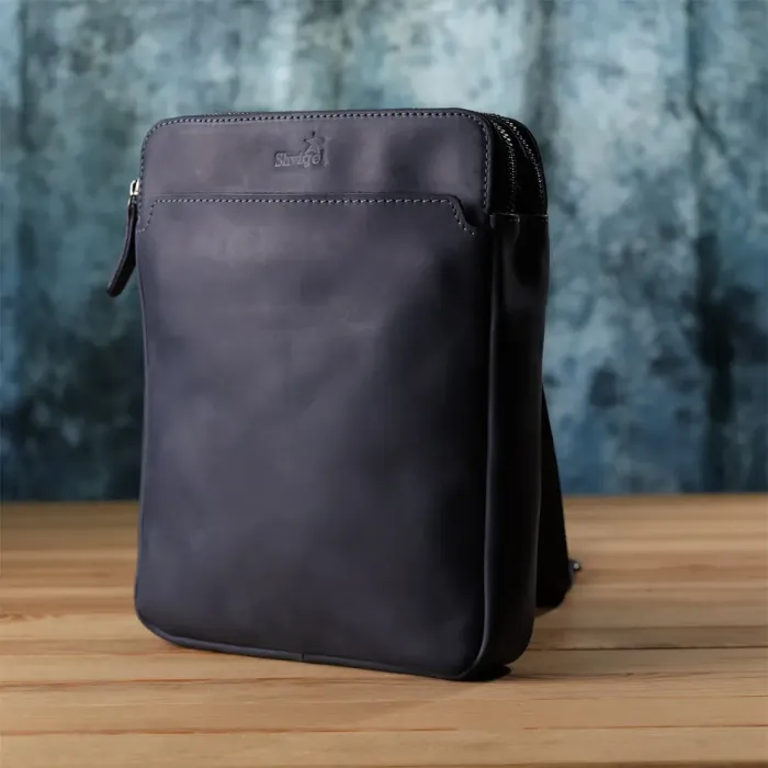 Практична чоловіча сумка через плече із вінтажної натуральної шкіри Shvigel 20867_1 Синій