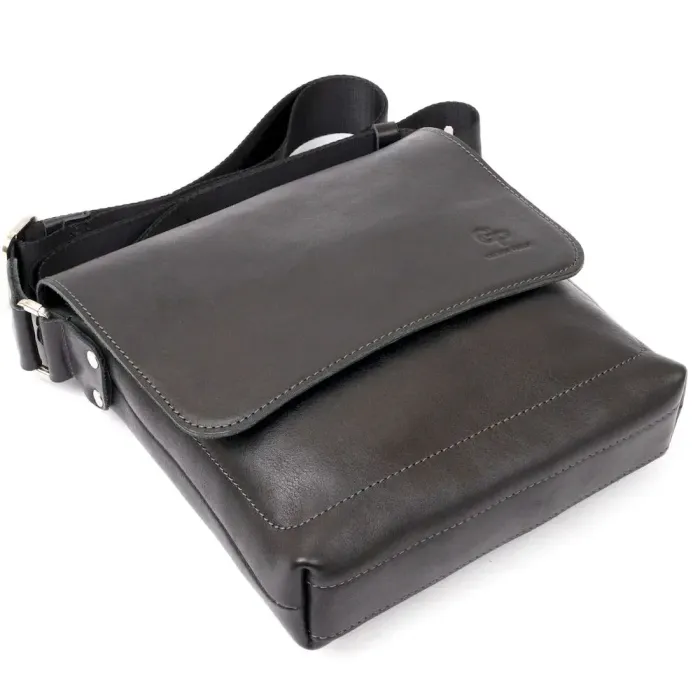 Сумка месенджер у гладкій шкірі GRANDE PELLE 11333 Чорна