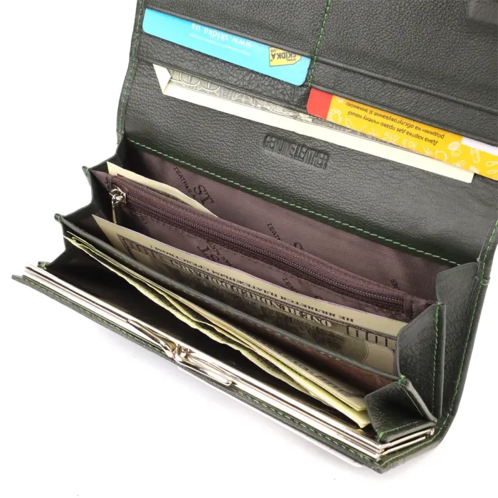 Класичний гаманець для жінок на магніті ST Leather 22744 Зелений