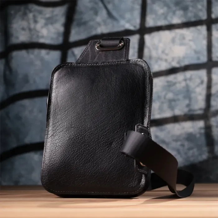 Чоловіча прямокутна сумка бананка із зернистої натуральної шкіри GRANDE PELLE 22879 Чорний