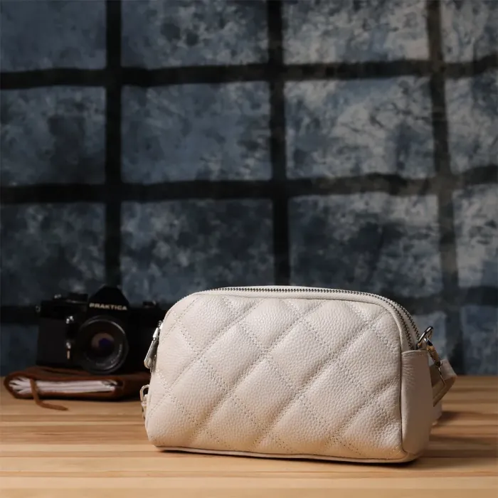 Модна жіноча сумка прошита ромбами з натуральної шкіри Vintage 22931 Білий