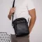 Шкіряна чоловіча сумка-барсетка 21х26х6, месенджер через плече з ручкою Tiding Bag M32432 чорний