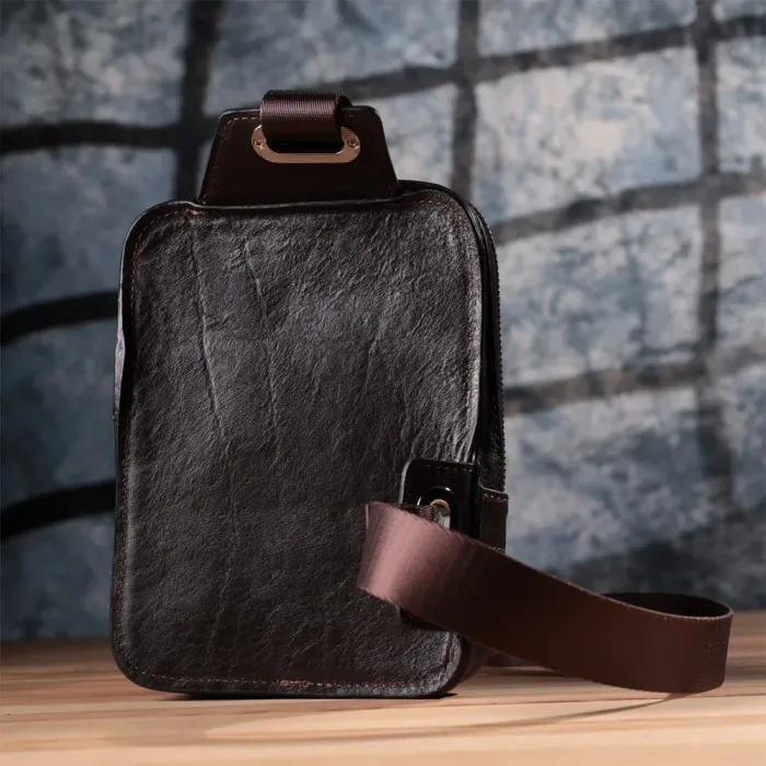 Чоловіча прямокутна сумка бананка з гладкої натуральної шкіри GRANDE PELLE 22880 Коричневий