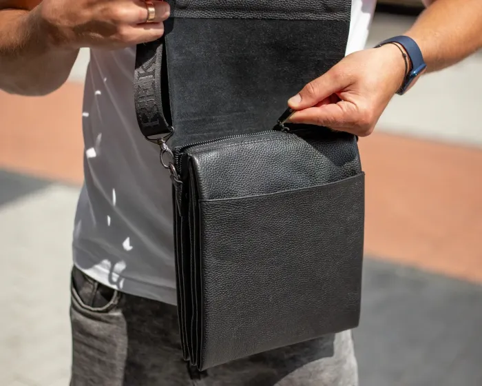 Чоловічий шкіряний месенджер 23х26х6, сумка планшет через плече BEXHILL TD-18621 чорний