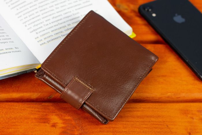 Класичне чоловіче портмоне з натуральної шкіри ST Leather В 102 Коричневий